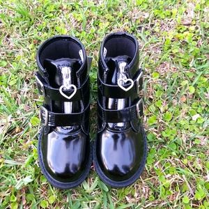 Carter's toddler boots size 8